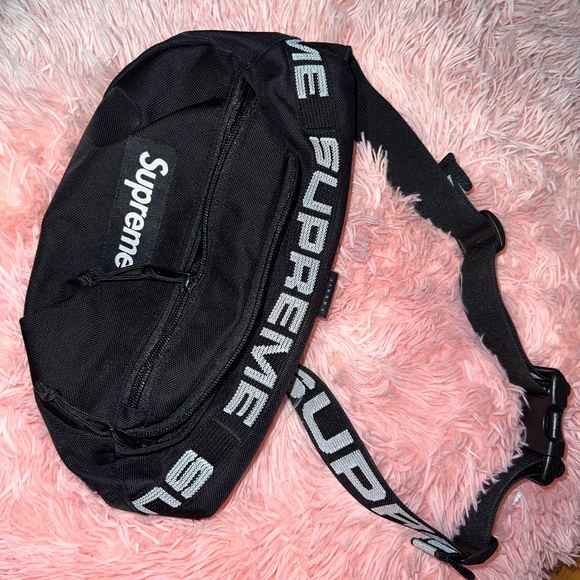 Supreme Handbags - Supreme Fanny Bag (SS18)